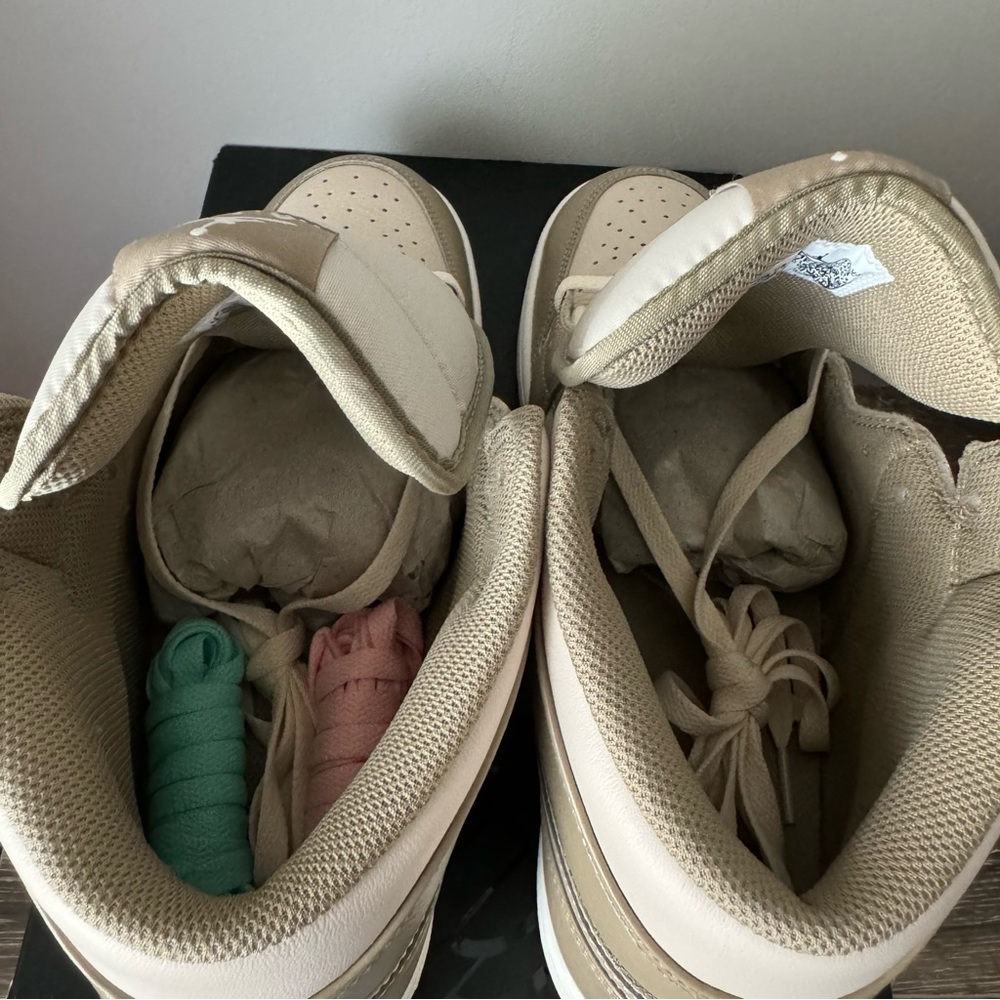 Air Jordan 1 Mid Men’s 11.5 NEW Sneaker Sneakers Shoes - Picture 6 of 10